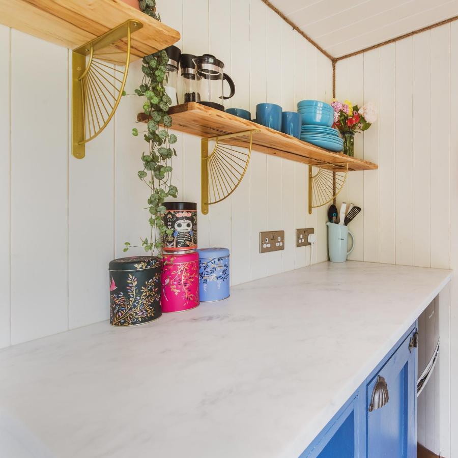 Hidden Wood Glamping And The Hideaway Cabin Warminster Exterior photo